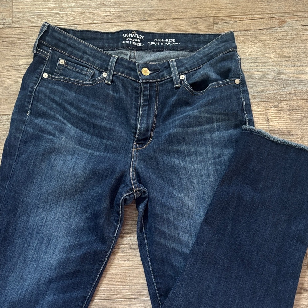 Signature by Levi Strauss Women's High Rise Dark Blue Jeans